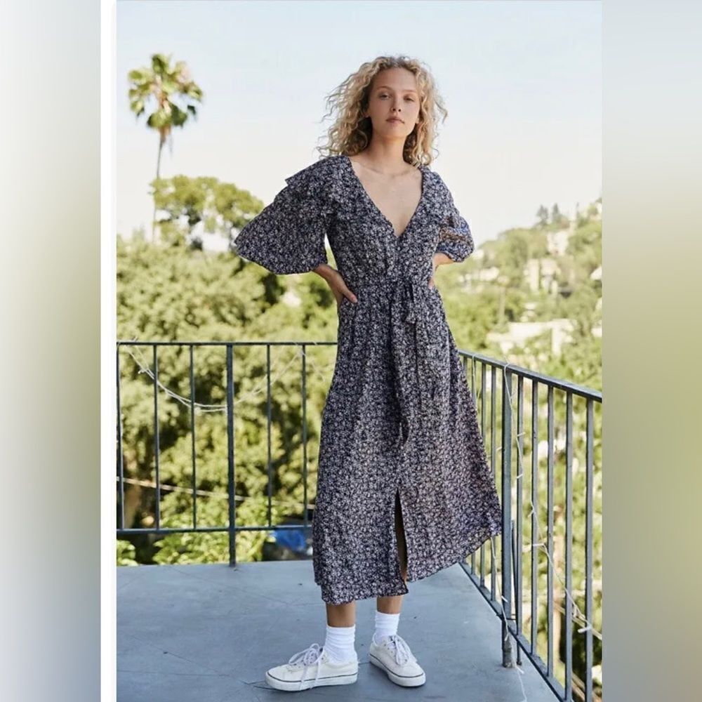 NWT
FREE PEOPLE Float on sunbeam midi dress. Size S.
Retail $168.